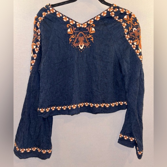 Free people bell sleeve crop top size XS embroidered paisley pattern navy blue - Picture 5 of 8